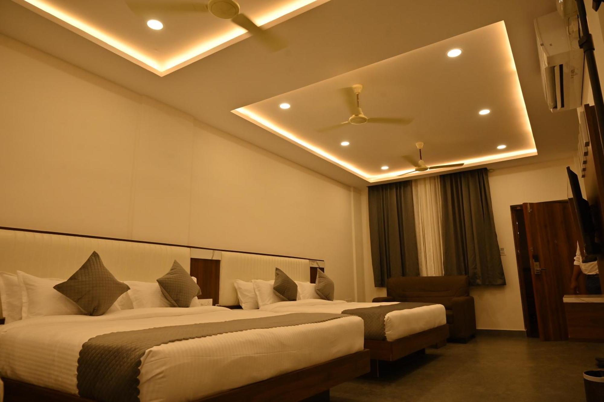 Hotel Shri Devi Comforts Inn Bhatkal エクステリア 写真