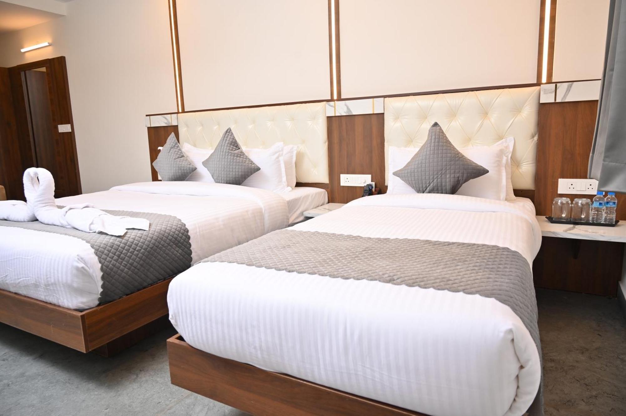Hotel Shri Devi Comforts Inn Bhatkal エクステリア 写真