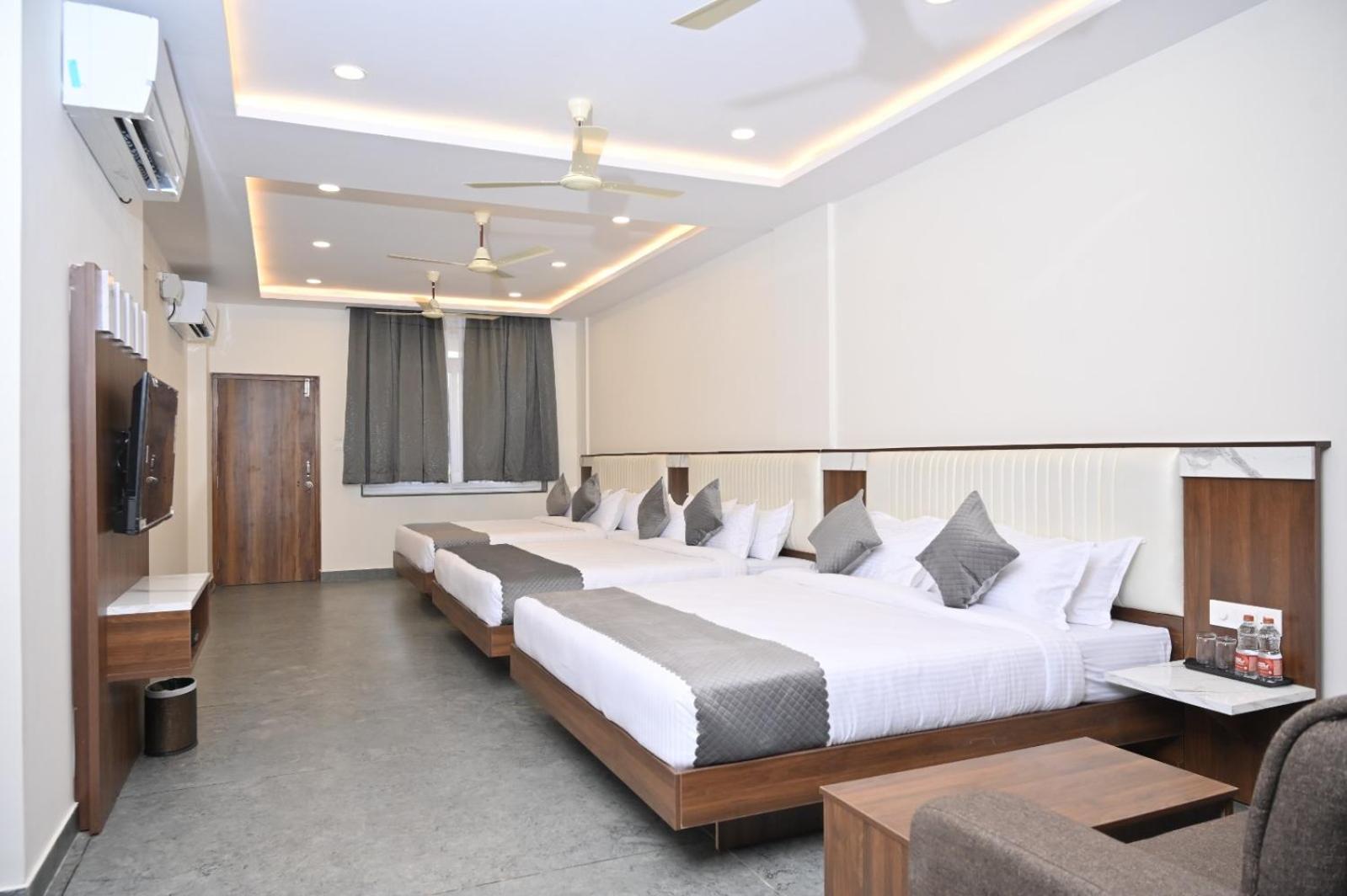 Hotel Shri Devi Comforts Inn Bhatkal エクステリア 写真